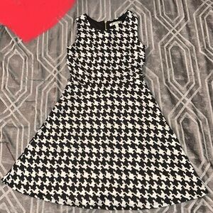 Versona Black & White Fit-and-Flare Midi Dress